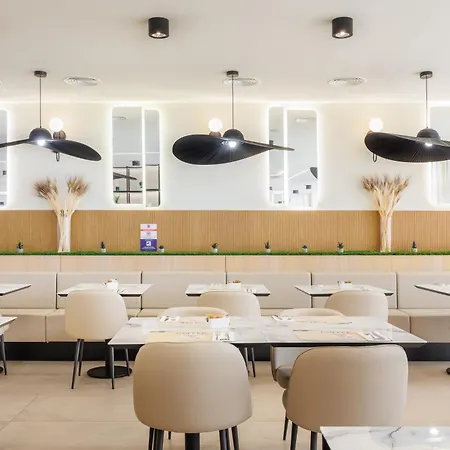 Jr Gate 7 Bologna Szálloda 4*