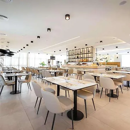 Jr Gate 7 Bologna Szálloda 4*