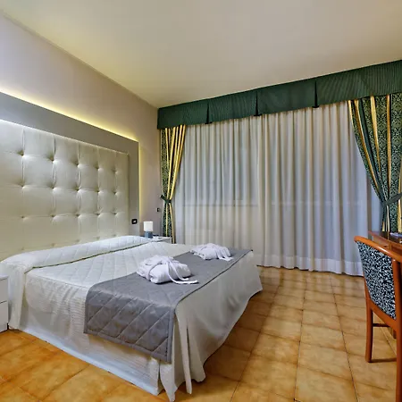 Jr Gate 7 Bologna Szálloda 4*