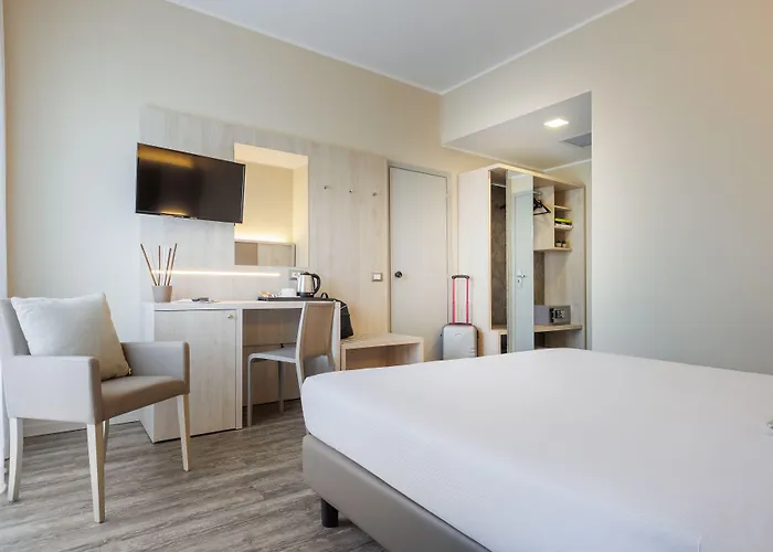 Jr Gate 7 Bologna 4*