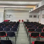 Jr Gate 7 Bologna فندق كالديرارا دي رينو