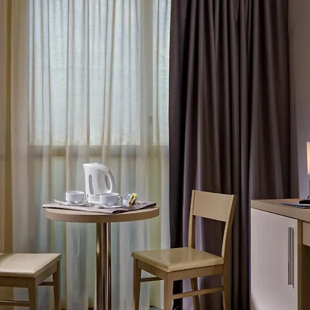 Jr Gate 7 Bologna ホテル