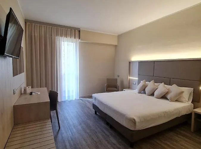 Jr Gate 7 Bologna 4*