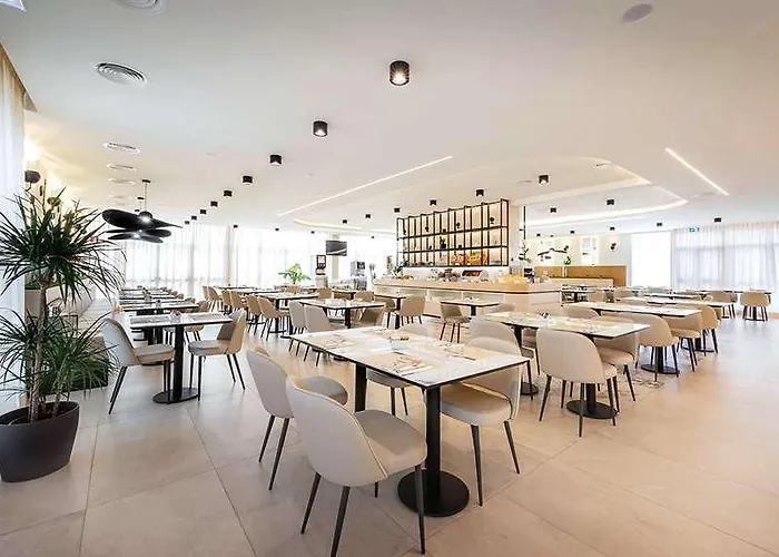 Jr Gate 7 Bologna Otel 4*