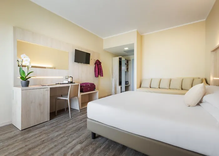 Hotel Jr Gate 7 Bologna 4*