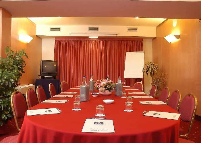 Jr Gate 7 Bologna Hotel